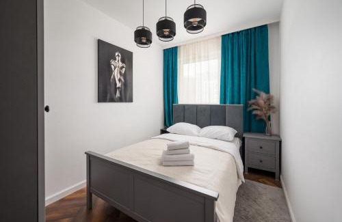 Bialoleka Apartment | Sage Green Luxury Apartment by BookingHost