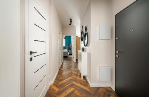 Bialoleka Apartment | Sage Green Luxury Apartment by BookingHost