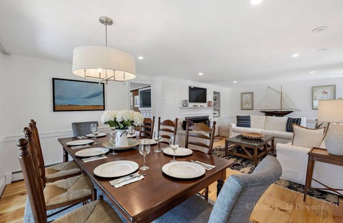 Chatham House | Sail Loft: 489-C Updated Chatham Family Compound, Heated Pool w/Hot Tub, Walk to Town/Beach