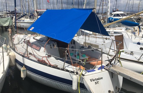 Porquerolles Boat Rental | Sailboat at the port of Porquerolles