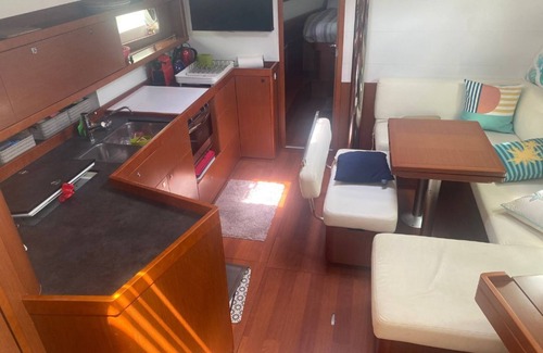 Cannes City Centre Boat Rental | Sailboat in the heart of Cannes - L'Uhaina