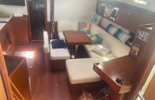 Cannes City Centre Boat Rental | Sailboat in the heart of Cannes - L'Uhaina