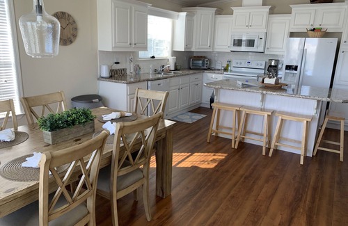 Saint James City House | Saint James hidden gem. 3/2 canal front home with 3 kayaks.