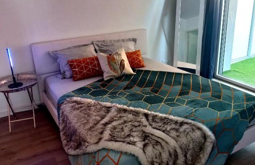 Saint Jean Station District Apartment | SAINT-JEAN PARADISE