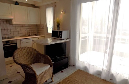 Saint-Palais-sur-Mer Apartment | Saint Palais sur Mer - NICE APARTMENT 5 min walk to the BEACH of the BUREAU