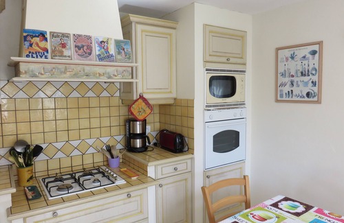 Saint-Raphael Apartment | Saint-raphaël 500 m from a small sandy beach, villa garden level,