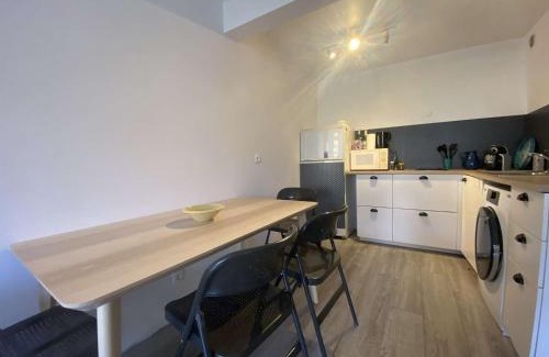 Sainte-Maxime Apartment | Sainte-Maxime, Apt 2 pièces avec piscine, terrasse, parking privé, proche plage et commerces - FR-1-226-487