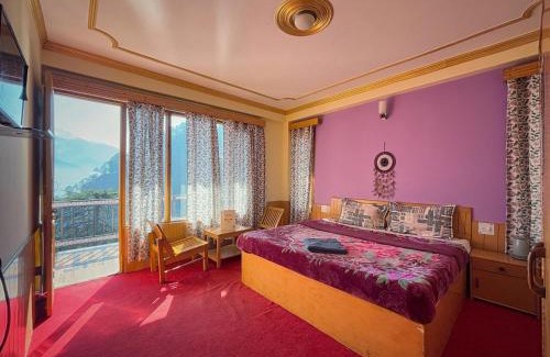 Manali House | Sakinn Stays- Scenic Mountain and Valley View Guest's Favourite and Awarded Cottage