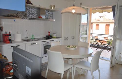 Marina di Castagneto Carducci Apartment | Salice ottimo trilocale con terrazza pranzabile
