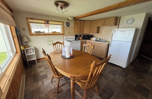 Port Ontario Cottage | Salmon River Waterfront Cottage w/available 1/2 price boat slip