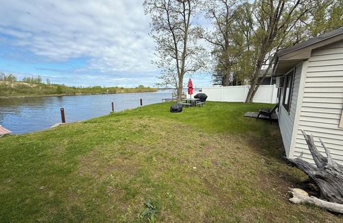 Port Ontario Cottage | Salmon River Waterfront Cottage w/available 1/2 price boat slip