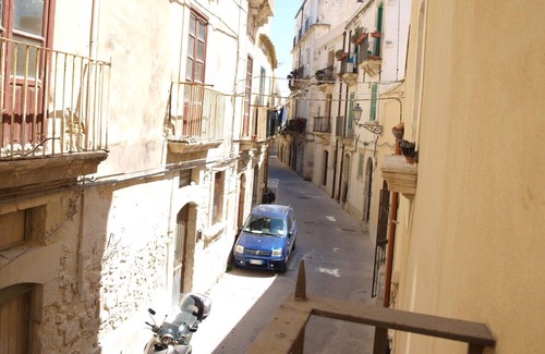 Ortigia Apartment | Salomone Apartment 5 by Wonderful Italy