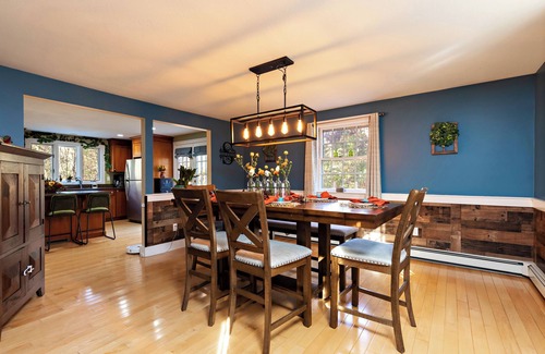 Cotuit House | Salt Box Minutes to Beaches & Golf Courses