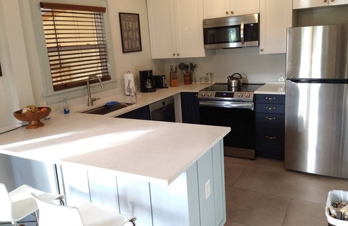 Old Southeast Cottage | Salt Creek Cottage 2 bedroom