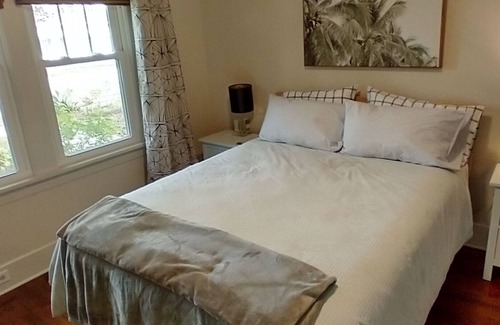 Old Southeast Cottage | Salt Creek Cottage 2 bedroom