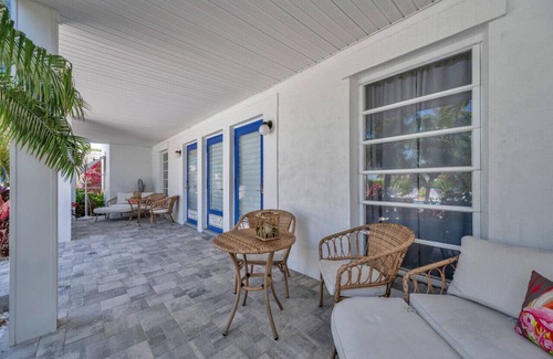 North Redington Beach Apartment | Salt Water Suites - #6 Beach Suite