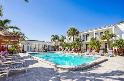 North Redington Beach Apartment | Salt Water Suites - #6 Beach Suite