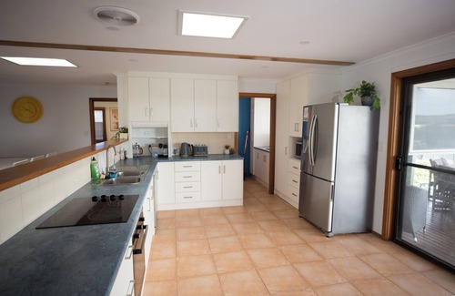 Limestone Coast House | Saltburn Beach House with a deck and views!