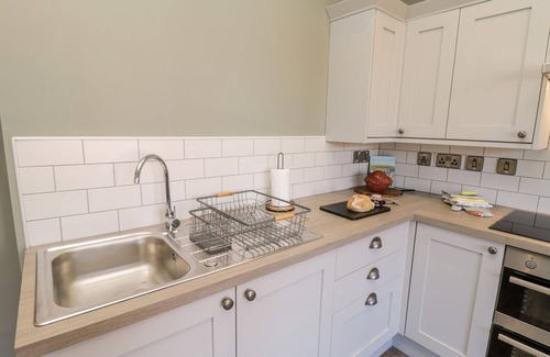 Loftus Cottage | SALTERN SUITE, romantic, character holiday cottage in Loftus