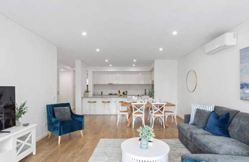 Shellharbour Apartment | Saltwater Escape - Contemporary Seaside Stunner