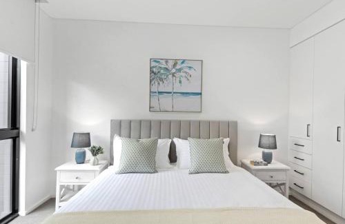 Shellharbour Apartment | Saltwater Escape - Contemporary Seaside Stunner