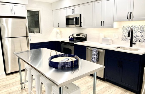 Avalon House | Salty Pause: Dog-Friendly Townhome 3 Blocks from the Beach!