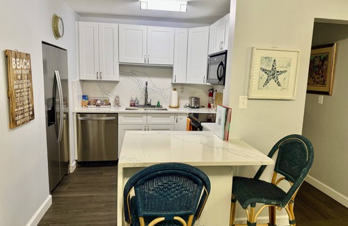 Jupiter House | Salty Sea Home Jupiter/Tequesta! 4-bedroom 2-bath fully furnished home, sleep 8.