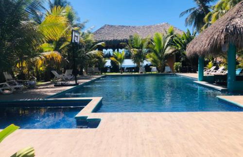 San Miguel Hotel | Sambo Mambo Beach Hotel