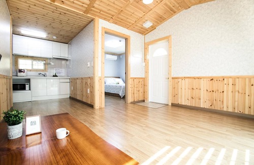 Samcheok House | Samcheok Janghobadasoop Pension