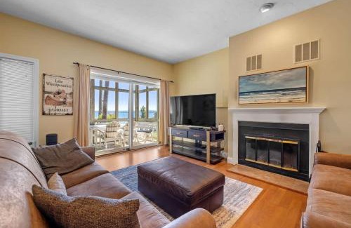 Gilford House | Samoset Lakeview Gem - Vibrant Condo Escape