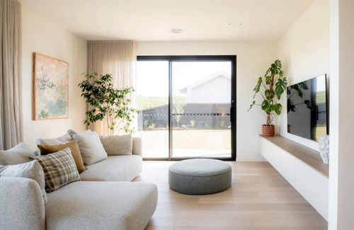 Connewarre House | Samphire Sanctuary on the Green