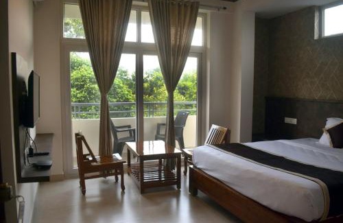 Piriyapatna Hotel | Samruddhi Comforts