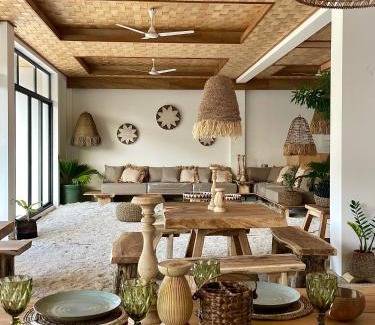 Thulusdhoo Island Hotel | Samura Panorama Guest House
