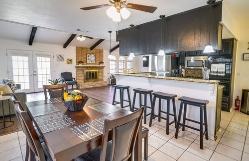 Arena District House | San Antonio Home w/Private Pool: 5 Mi to Downtown