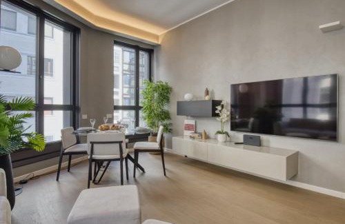 San Babila Apartment | San Babila Central Tower with panoramic terrace overlooking Duomo by Rentopolis
