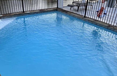 Brazoria Apartment | San Bernard River House, heated pool, riverfront