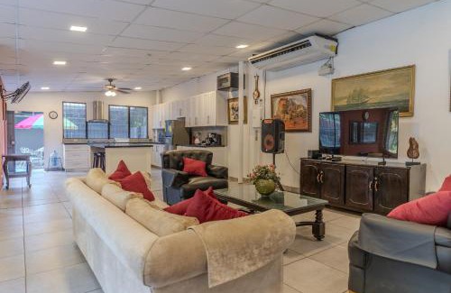La Libertad House | San Diego Beach House, near La Lib and Surf City