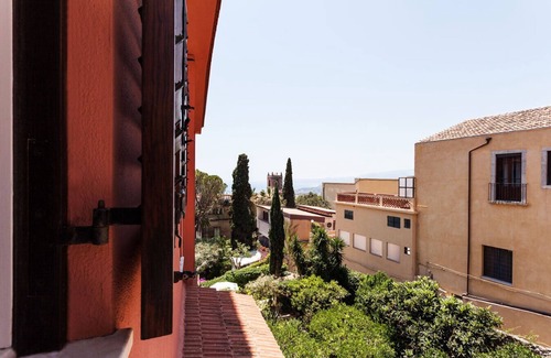 Taormina City Centre House | San Domenico Penthouse, ideal for groups in the center on Taormina with terrace.
