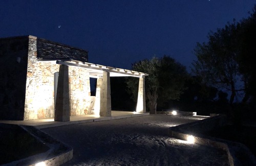 Patu Villa | SAN GREGORIO VILLA WITH SECULAR OLIVE GROVE, GARDEN AND PORCH