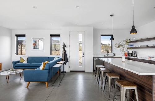 Joshua Tree House | San Junipero - Enjoy the views from the Mod Pool!