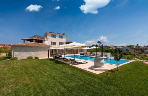 Nova Vas House | San Lorenzo
