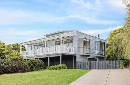 San Remo House | San Remo Panorama by Ready Set Stay - BYO LINEN & TOWELS