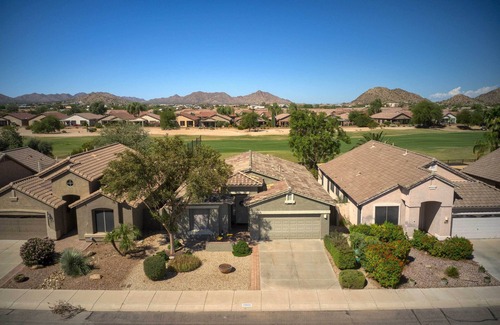 San Tan Valley Cottage | San Tan Valley Home w/Pool Access & Golf View!