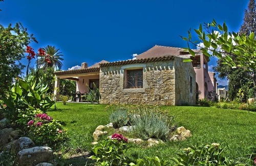 San Teodoro City Centre House | San Teodoro: Residence Le Zagare - Beautiful villa with garden