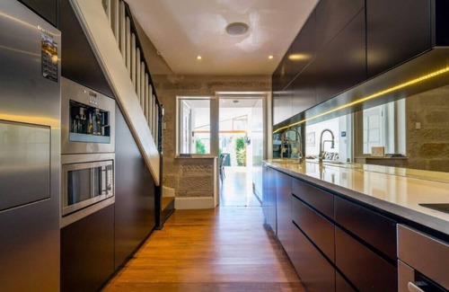 Millers Point House | Sanctuary at The Rocks - Close to Harbour Bridge