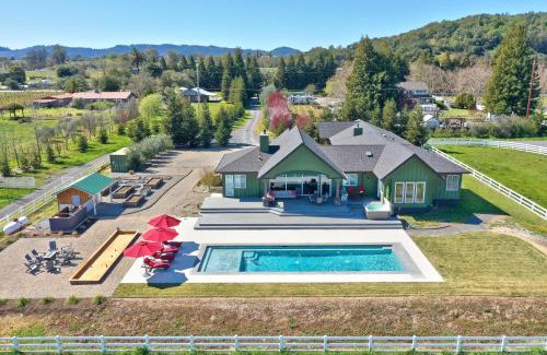 Healdsburg Villa | Sanctuary On Lytton Complimentary Wine Tasting At Croix Included!