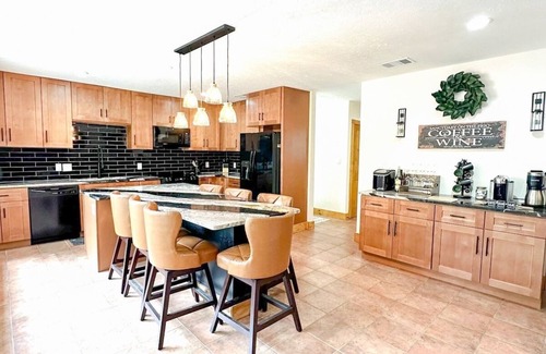 Uvalde County House | Sanctuary on the Frio River Frontage 5 bedrooms, 3.5 baths, Hot Tub,& Fireplaces