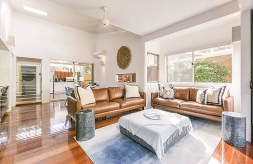 Point Lookout Villa | Sand Bark Executive Villa - North Stradbroke Island