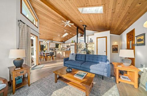 Manzanita House | Sand Bucket