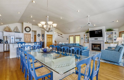 Nags Head House | Sand Pebbles: Oceanfront, Pool, Hot Tub, Rec Room